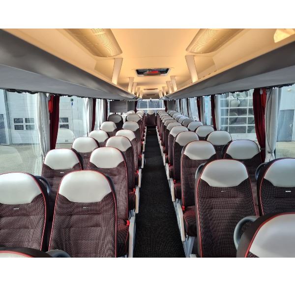 Premium Touringcar tot 50 ruime zitplaatsen